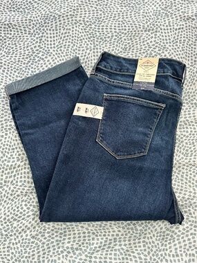 St. John's Bay Mid-Rise Capri Demin Pants
